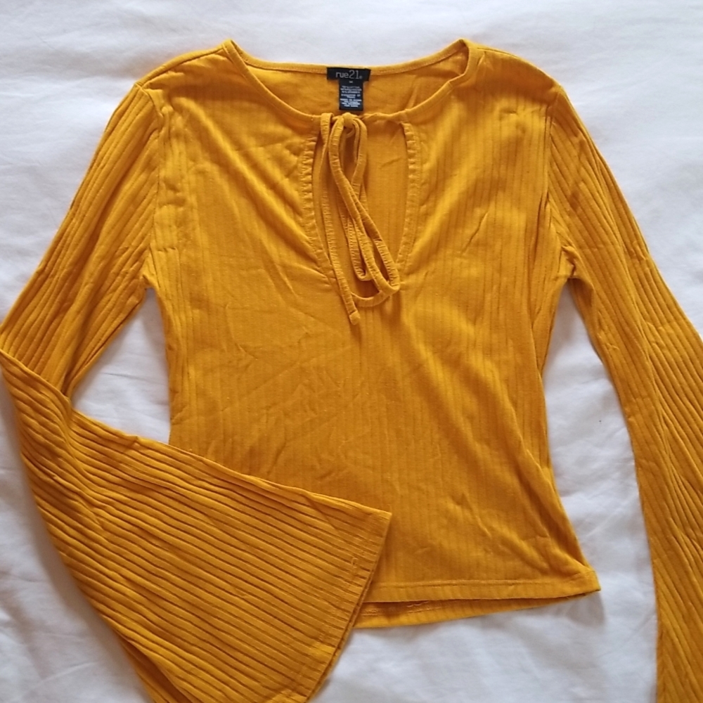 Mustard yellow top. Size medium. Rue21.